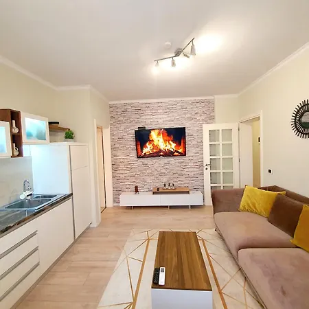 아파트 Silver Delijorgji 티라나